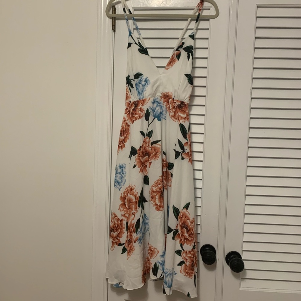 Lulu’s White Floral Midi